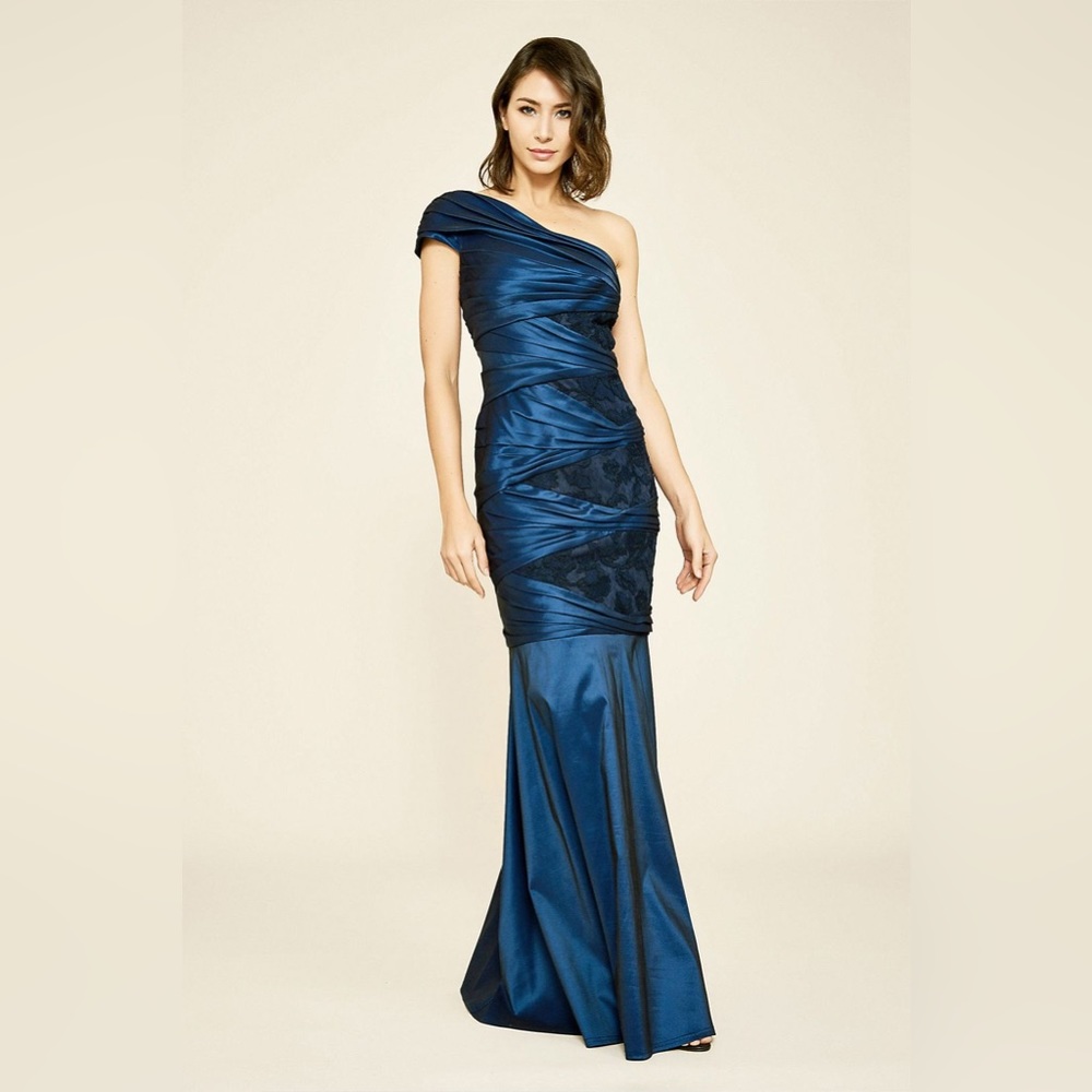 TADASHI SHOJI carina pleated one-shoulder taffeta mermaid gown